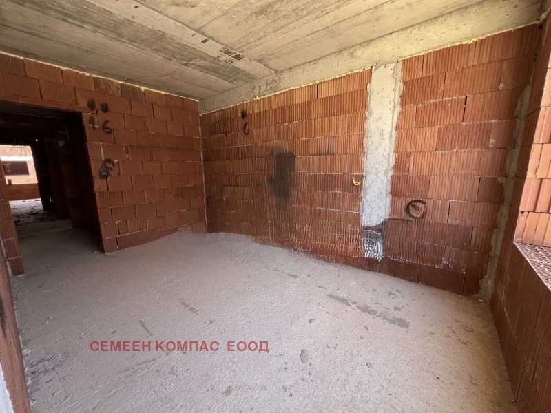 Продава 2-СТАЕН, гр. Пловдив, Остромила, снимка 2 - Апартаменти - 52614033