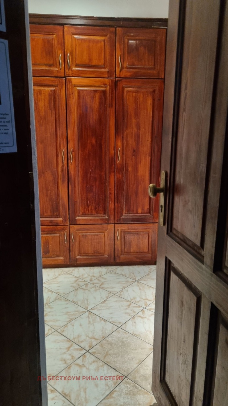 Продава  Многостаен град Варна , Левски 1 , 137 кв.м | 48924826