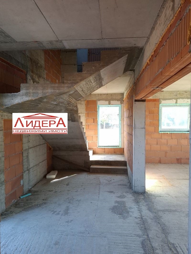 Продава  Huis regio Plovdiv , Branipole , 180 кв.м | 30760892 - изображение [4]