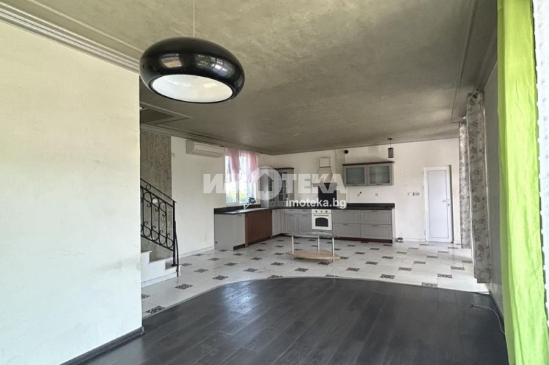 Te koop  Huis Plovdiv , Komatevo , 228 m² | 84104715 - afbeelding [5]