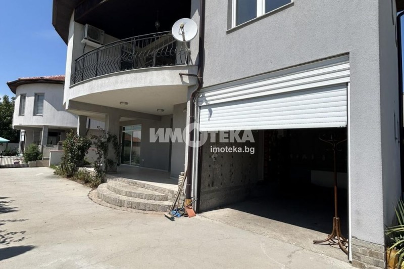 Eladó  Ház Plovdiv , Komatevo , 228 négyzetméter | 84104715 - kép [4]