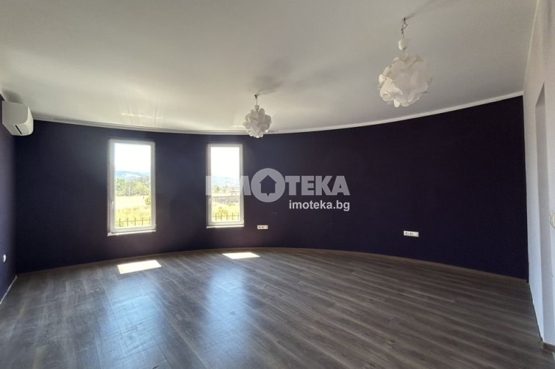 Myytävänä  Talo Plovdiv , Komatevo , 228 neliömetriä | 84104715 - kuva [8]