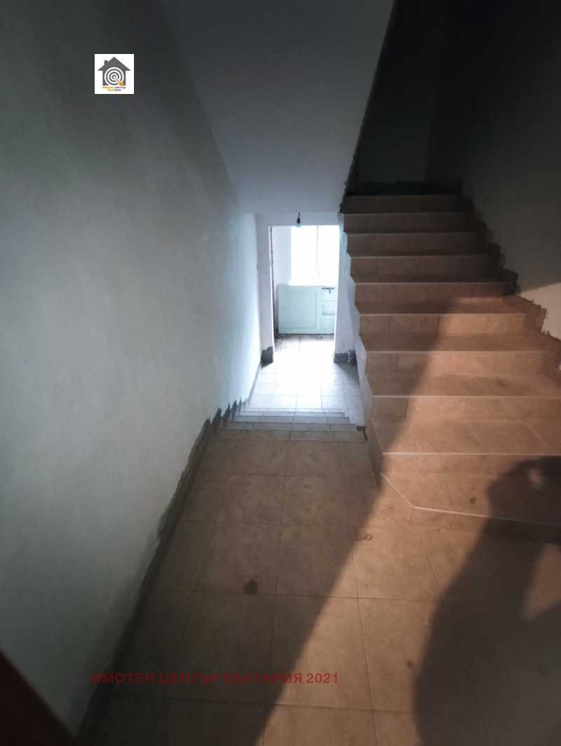 Продава КЪЩА, гр. Батановци, област Перник, снимка 11 - Къщи - 52375970