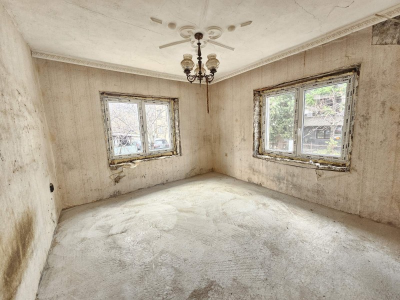 Продава КЪЩА, с. Първенец, област Пловдив, снимка 2 - Къщи - 52875853