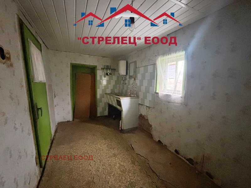 Продава КЪЩА, с. Божурово, област Добрич, снимка 6 - Къщи - 53270643