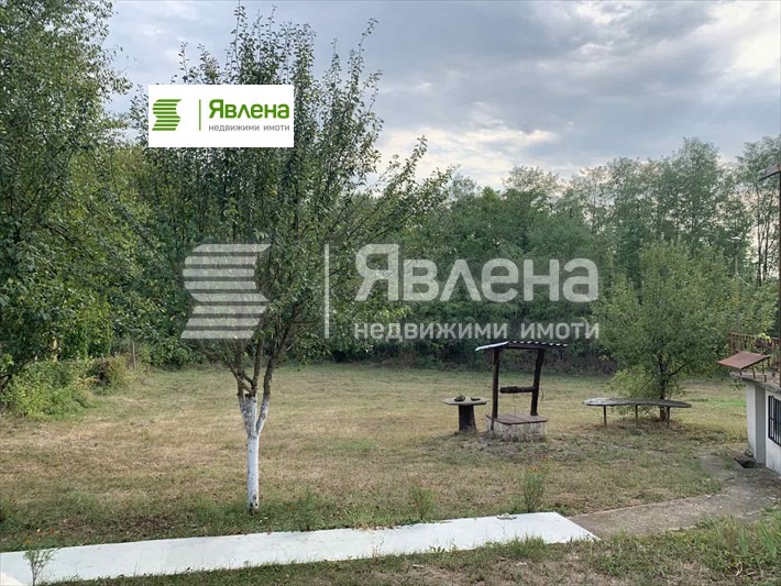 Продава КЪЩА, с. Равнище, област София област, снимка 2 - Къщи - 55744817