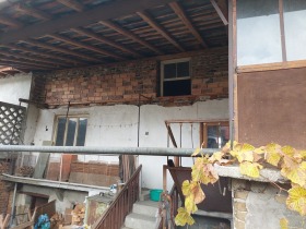 Продажба на имоти в с. Горно Драглище, област Благоевград - изображение 1 
