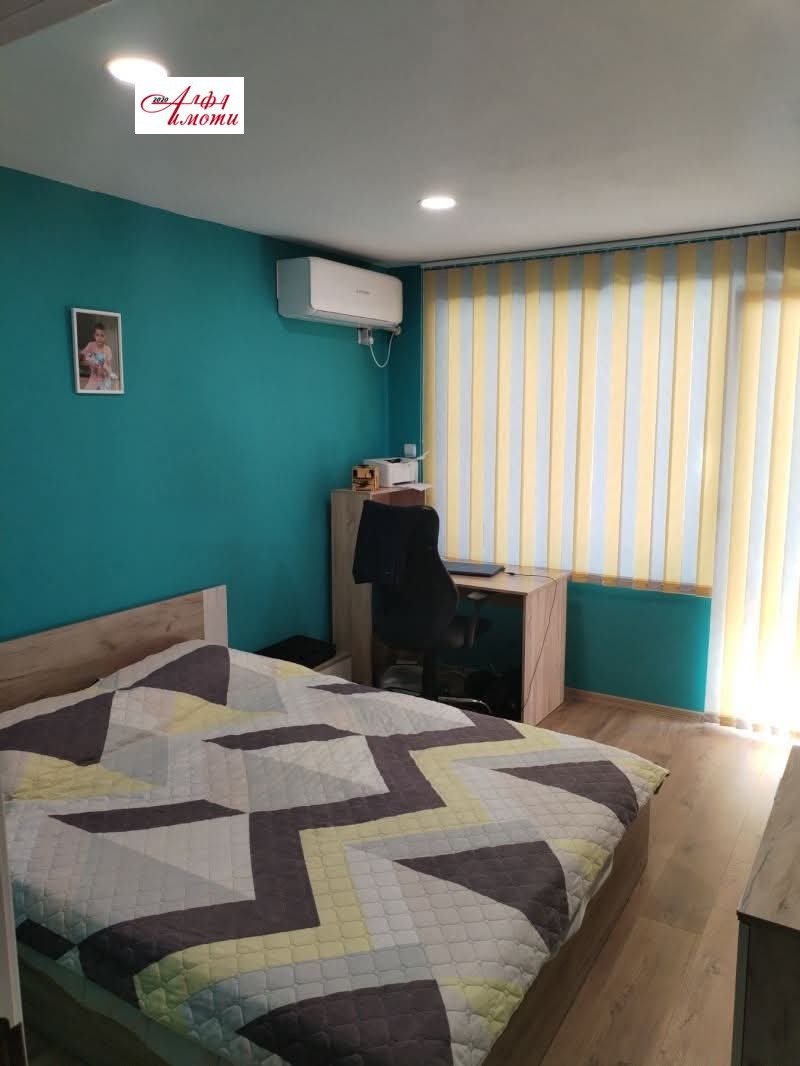 Продава 4-СТАЕН, гр. Шумен, Добруджански, снимка 3 - Апартаменти - 53981537