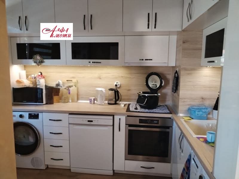 Продава 4-СТАЕН, гр. Шумен, Добруджански, снимка 2 - Апартаменти - 53981537