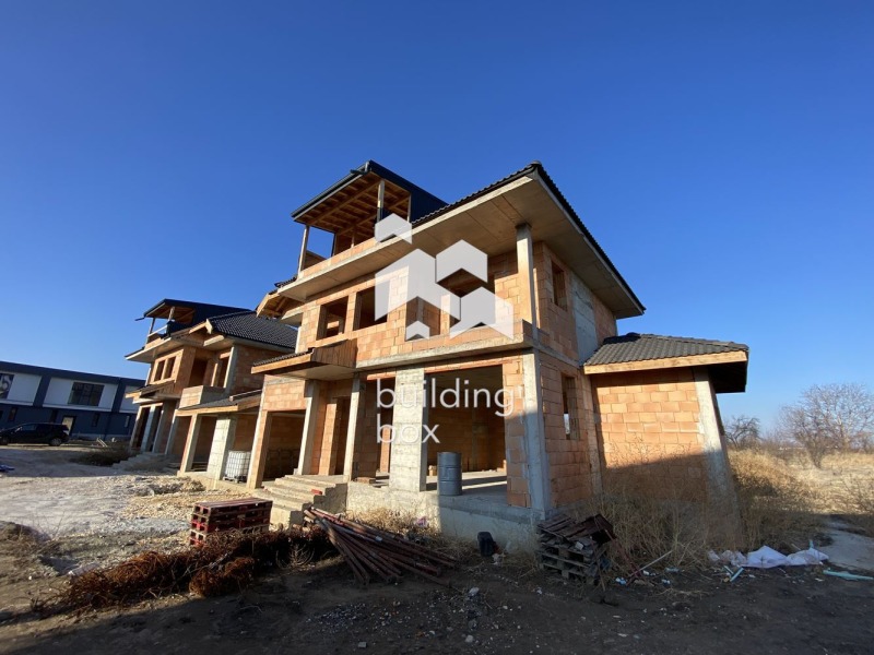 En venta  Casa región Plovdiv , Parvenets , 265 metros cuadrados | 57642634