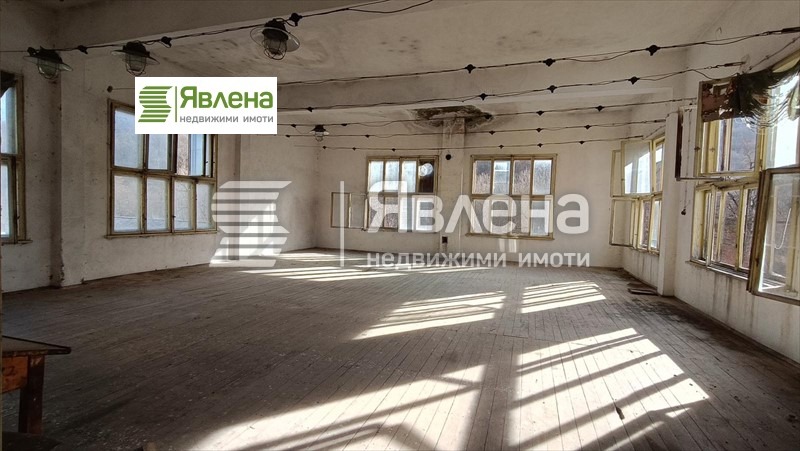 Продава ПРОМ. ПОМЕЩЕНИЕ, гр. Етрополе, област София област, снимка 2 - Производствени сгради - 52997910