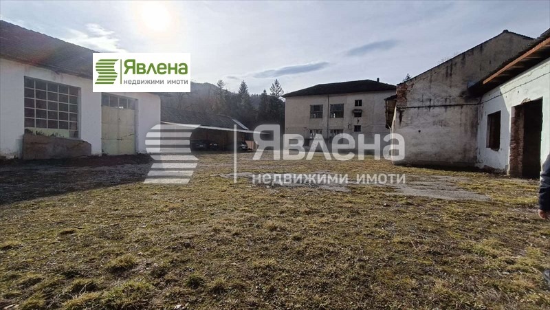 Продава ПРОМ. ПОМЕЩЕНИЕ, гр. Етрополе, област София област, снимка 4 - Производствени сгради - 52997910