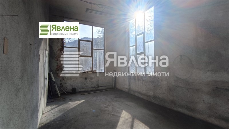 Продава ПРОМ. ПОМЕЩЕНИЕ, гр. Етрополе, област София област, снимка 7 - Производствени сгради - 52997910