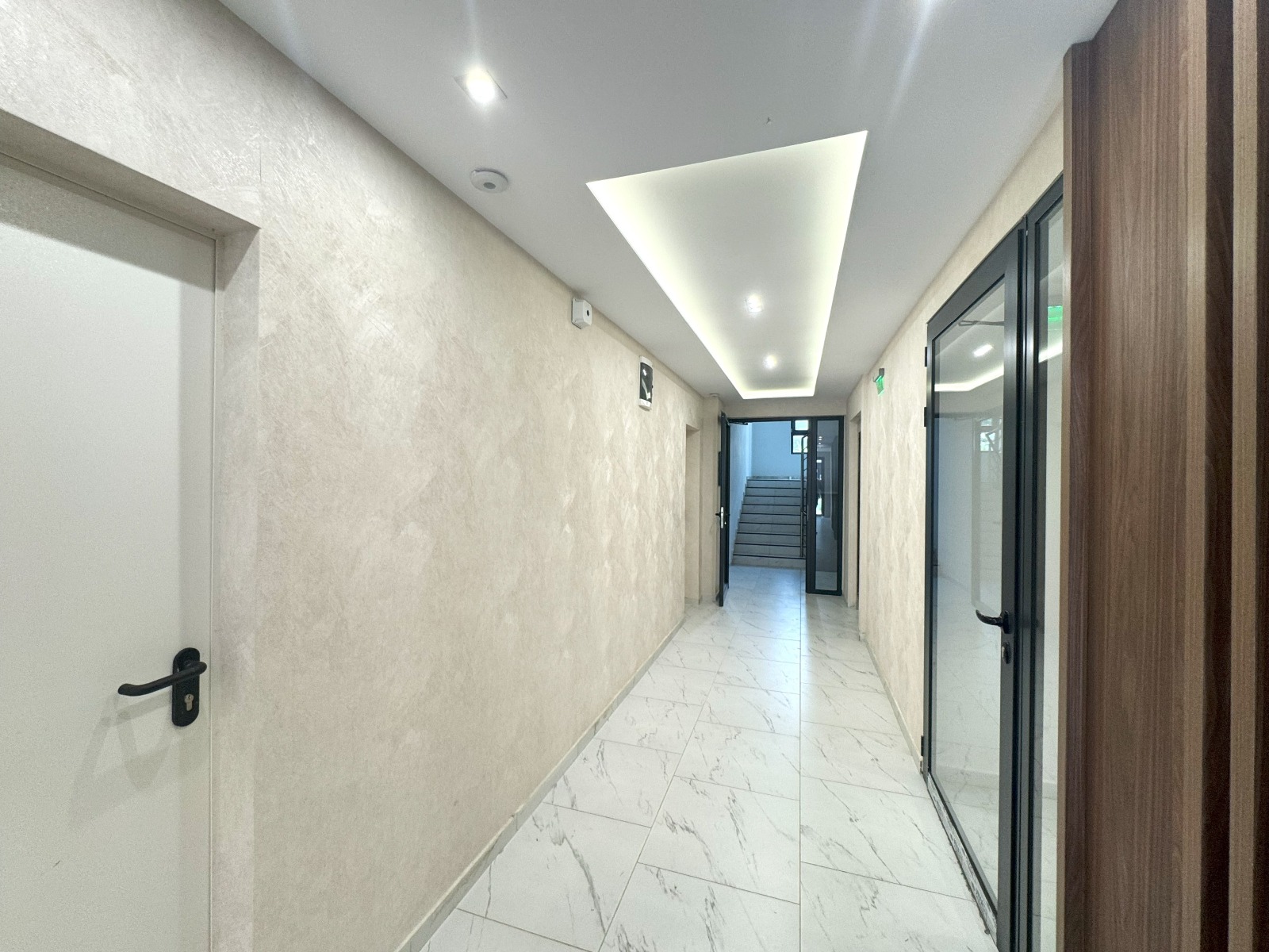 Продава 4-СТАЕН, гр. София, Дървеница, снимка 2 - Апартаменти - 53836414