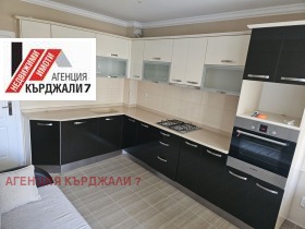 Продава 3-стаен град Кърджали Възрожденци - [1] 
