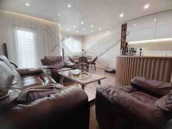 Продава 3-СТАЕН, гр. Бургас, Център, снимка 2 - Апартаменти - 53883056