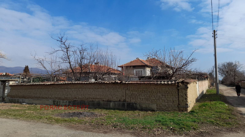 Продава  Къща, област Стара Загора, с. Зимница • 63 000 EUR • ID 23705592 — holmes.bg - [1] 