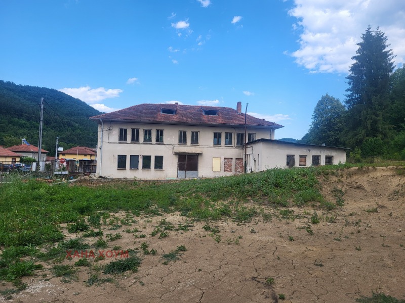 Til salg  Butik region Lovech , Troyan , 693 kvm | 62181561 - billede [2]