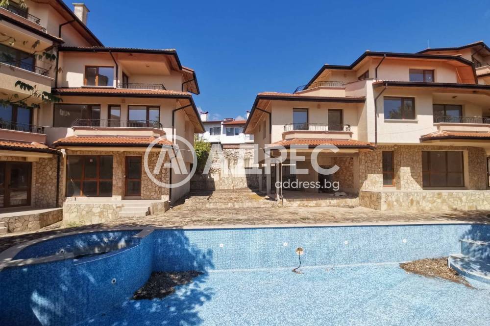 Продава ХОТЕЛ, с. Рогачево, област Добрич, снимка 3 - Хотели - 55935629