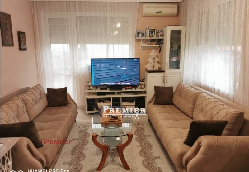 Продава КЪЩА в област Бургас, с. Кошарица - 350 кв.м / 300 000 € » 586 749.00 лв., ПРЕМИЕР