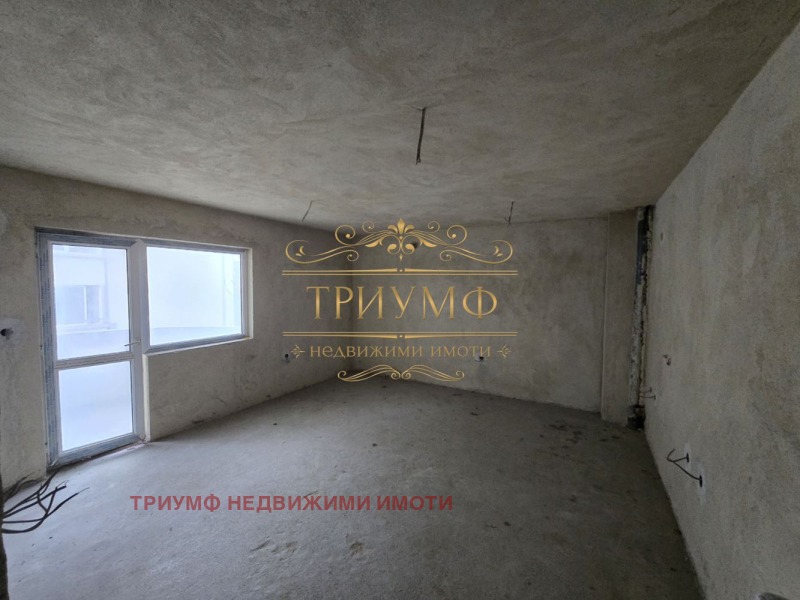 Продава 4-СТАЕН, гр. Варна, Левски 1