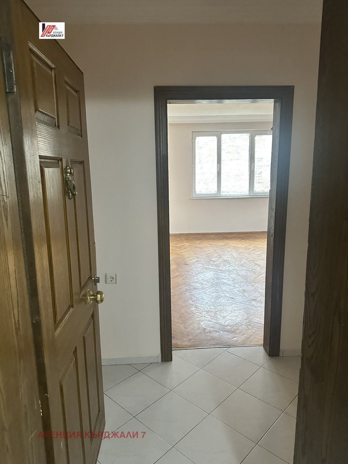 Продава МНОГОСТАЕН, гр. Кърджали, Център, снимка 8 - Апартаменти - 54338432