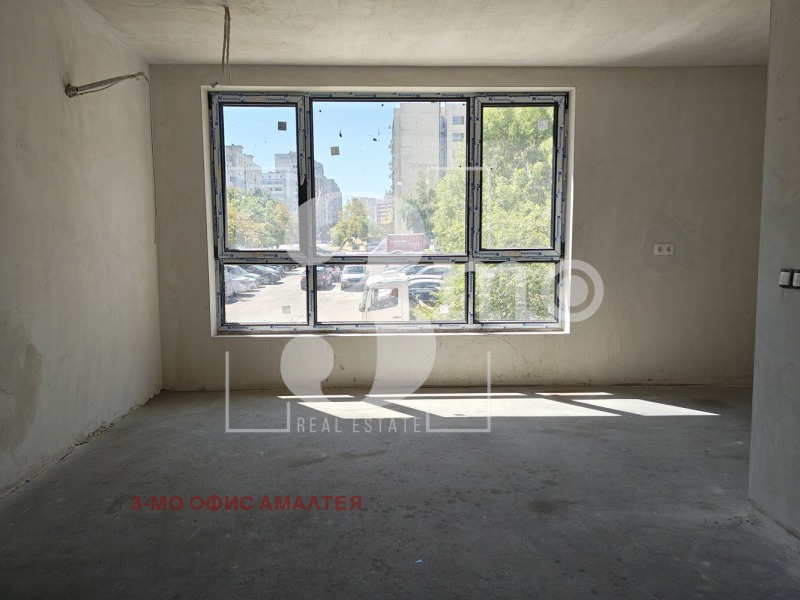Te koop  2 slaapkamers Sofia , Ljulin 5 , 96 m² | 75663818