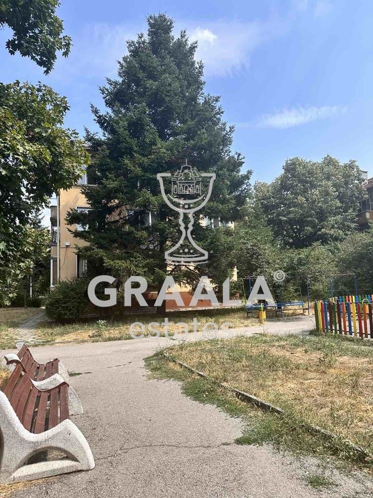 Продава  3-стаен град София , Оборище , 120 кв.м | 45639701