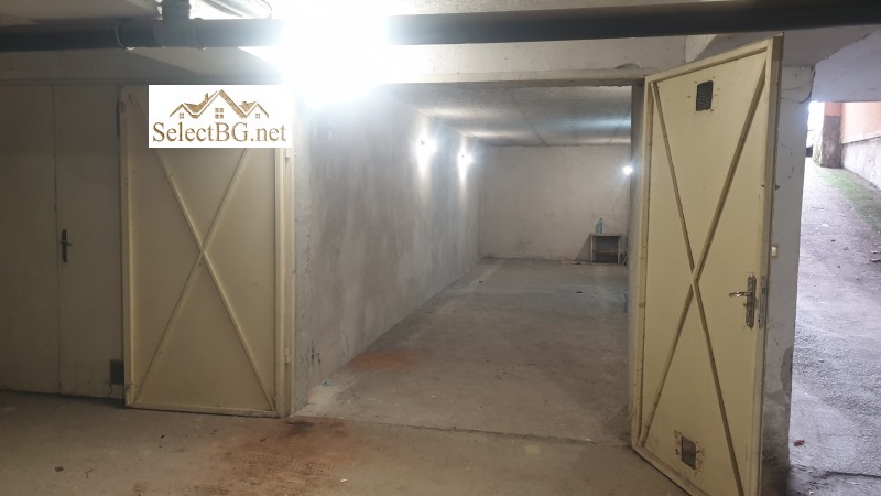 Продава ГАРАЖ, ПАРКОМЯСТО, гр. Велико Търново, Колю Фичето, снимка 3 - Гаражи и паркоместа - 52704464