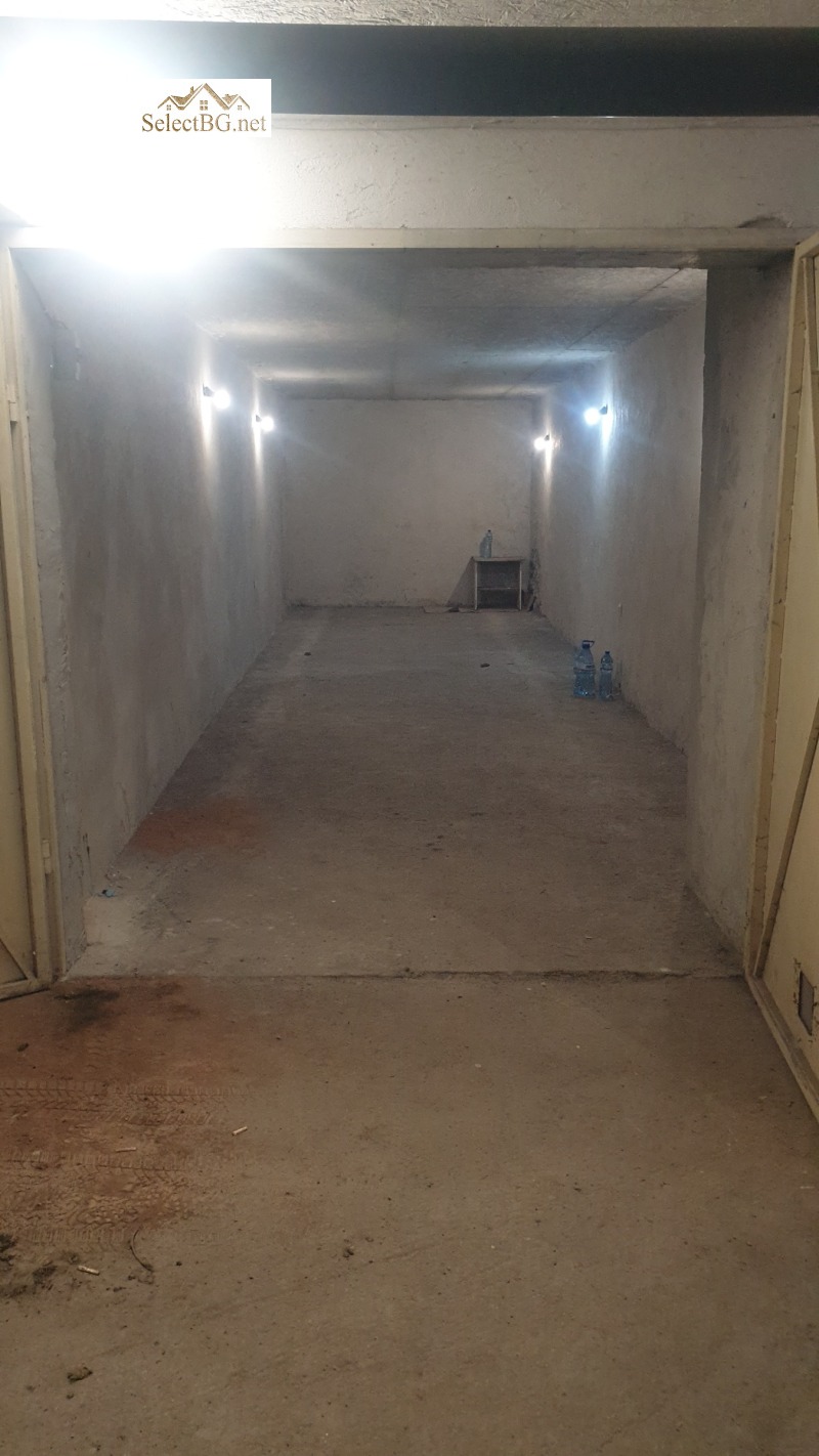 Продава ГАРАЖ, ПАРКОМЯСТО, гр. Велико Търново, Колю Фичето, снимка 2 - Гаражи и паркоместа - 52704464