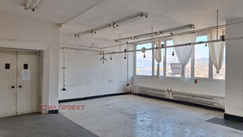 Продава ПРОМ. ПОМЕЩЕНИЕ, гр. Сапарева баня, област Кюстендил, снимка 4 - Производствени сгради - 52809737