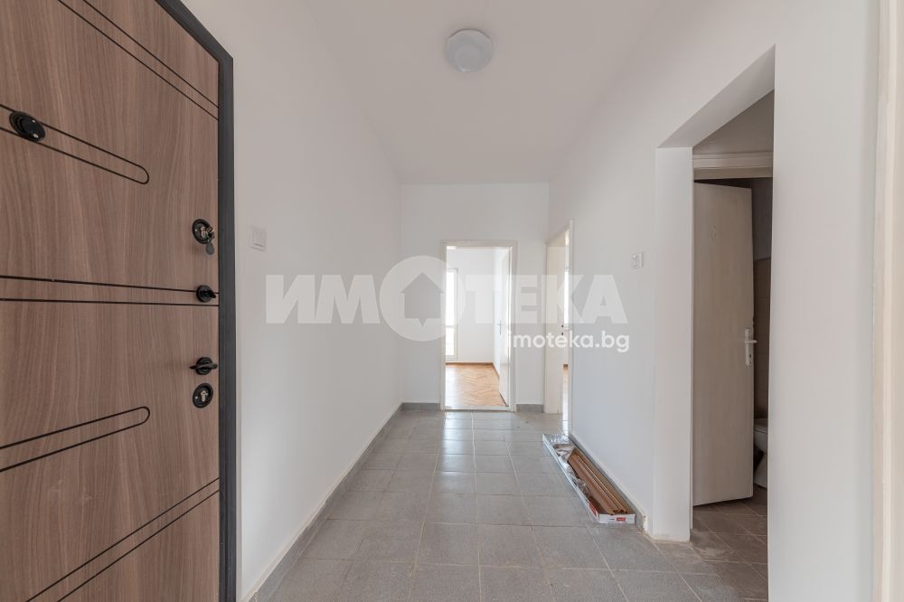 Продава МНОГОСТАЕН, гр. Варна, Център, снимка 15 - Апартаменти - 53706516