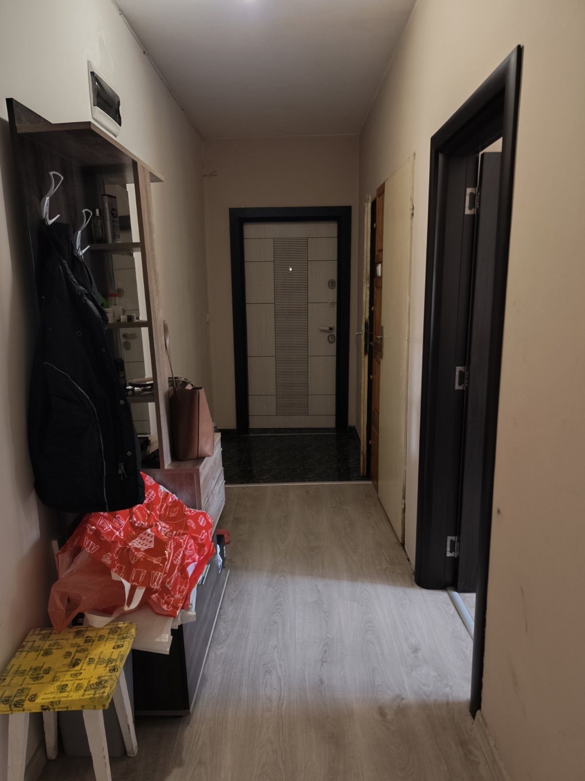 Продава МНОГОСТАЕН, гр. Варна, Зимно кино Тракия, снимка 2 - Апартаменти - 55769471