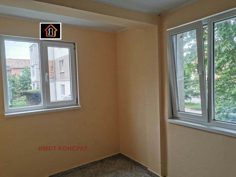 Продава 2-СТАЕН, гр. Враца, Металург, снимка 2 - Апартаменти - 52151911