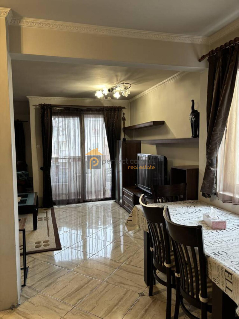 Продава МНОГОСТАЕН, гр. Пловдив, Кършияка, снимка 2 - Апартаменти - 52653037