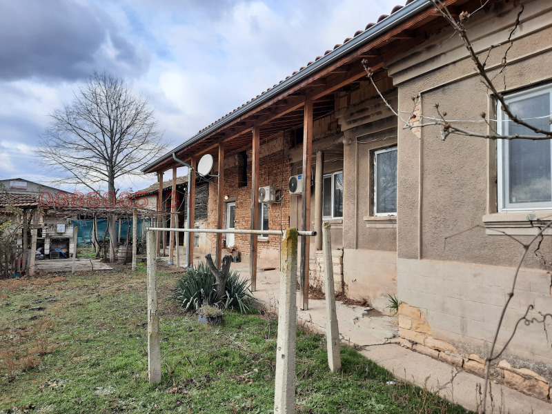 Продава КЪЩА, с. Златна нива, област Шумен, снимка 2 - Къщи - 52778916