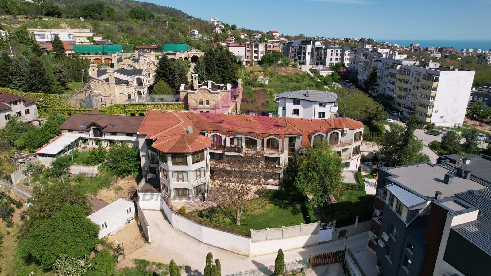 Продава 3-СТАЕН, гр. Варна, Левски 1