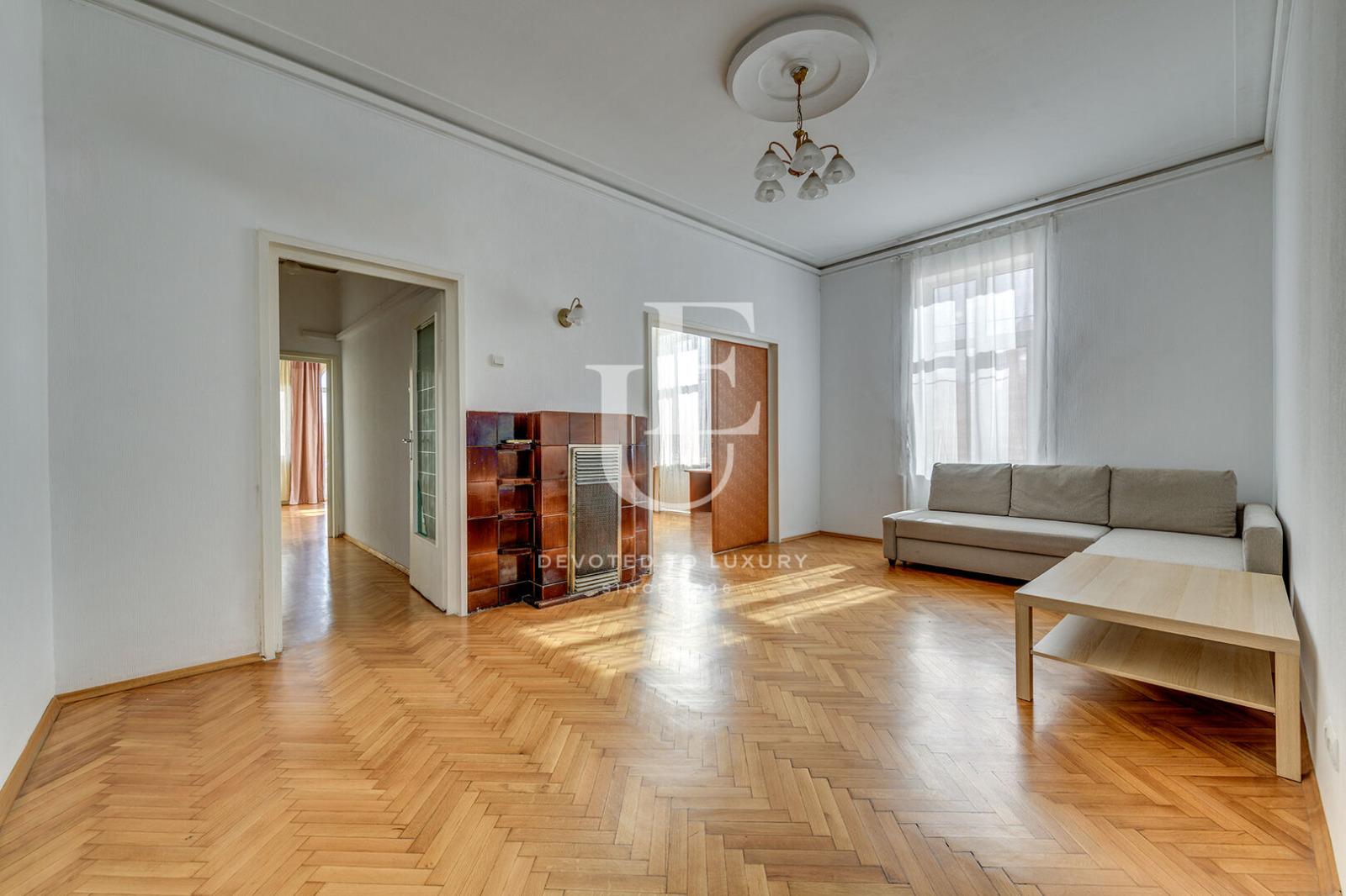 Продава КЪЩА, гр. София, Център, снимка 2 - Къщи - 54732007