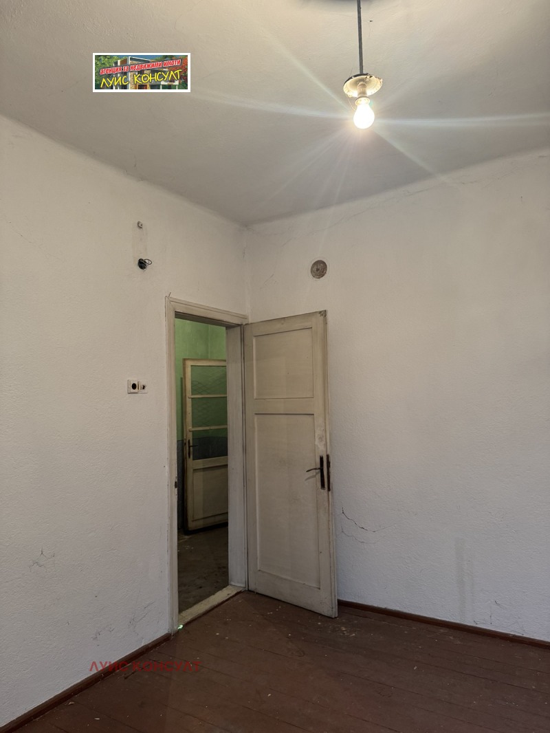 Продава 3-СТАЕН, гр. Вършец, област Монтана, снимка 11 - Апартаменти - 52365804