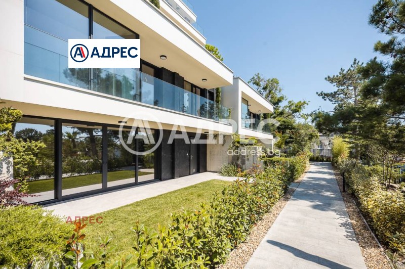 Προς πώληση  σπίτι Βαρνα , κ.κ. Σβ.Σβ. Κονσταντην η Ελενα , 205 τ.μ | 82783364