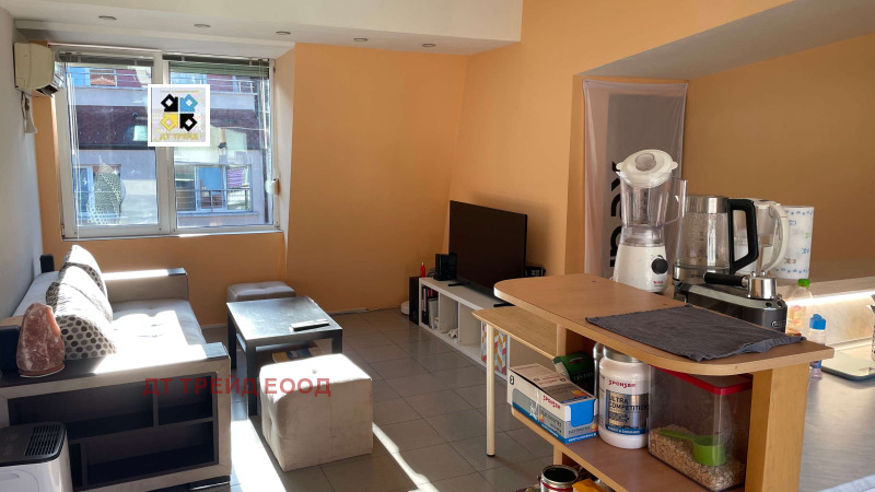 Продава 4-СТАЕН, гр. София, Белите брези