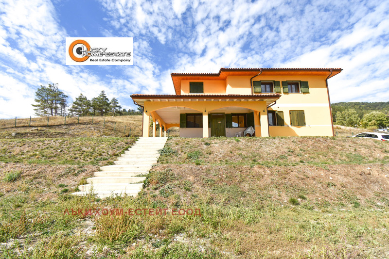 En venta  Casa región Pazardzhik , Velingrad , 260 metros cuadrados | 38066027