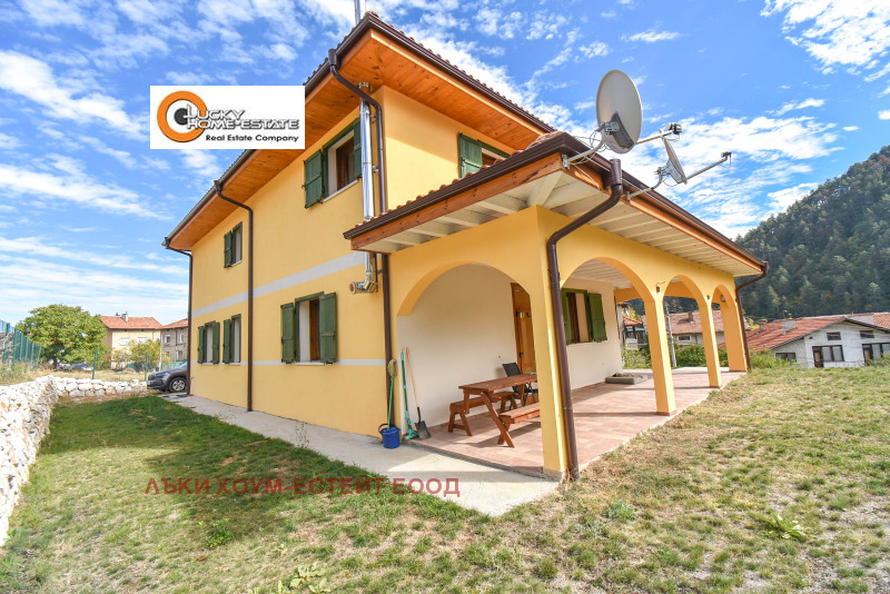 En venta  Casa región Pazardzhik , Velingrad , 260 metros cuadrados | 38066027 - imagen [3]