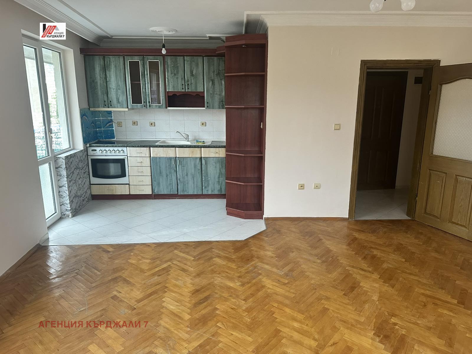 Продава МНОГОСТАЕН, гр. Кърджали, Център, снимка 2 - Апартаменти - 54559837