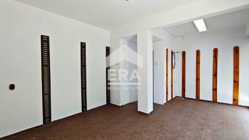 Продава  4-стаен град Търговище , Център , 96 кв.м | 61573406