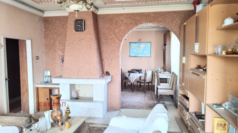 Продава 3-СТАЕН в град Пловдив, Коматево - 121 кв.м / 110 000 € » 215 141.30 лв., ЕВМОЛП