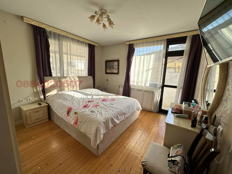 Продава ЕТАЖ ОТ КЪЩА, гр. Велико Търново, Варуша, снимка 4 - Етаж от къща - 52780022