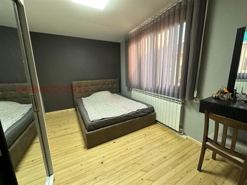 Продава ЕТАЖ ОТ КЪЩА, гр. Велико Търново, Варуша, снимка 8 - Етаж от къща - 52780022