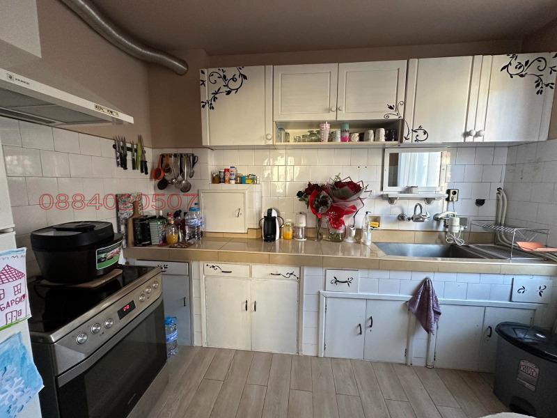 Продава ЕТАЖ ОТ КЪЩА, гр. Велико Търново, Варуша, снимка 3 - Етаж от къща - 52780022