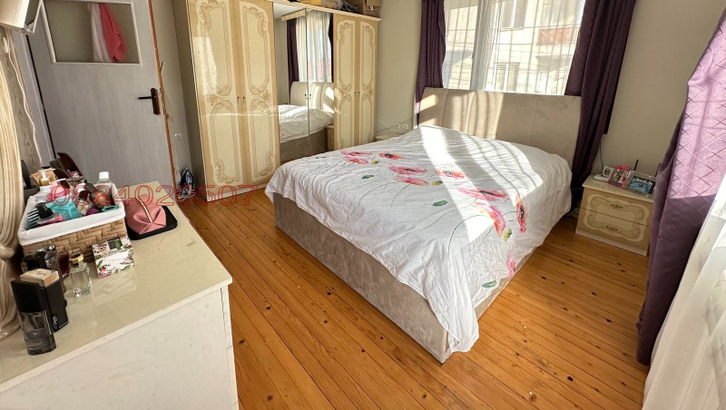 Продава ЕТАЖ ОТ КЪЩА, гр. Велико Търново, Варуша, снимка 5 - Етаж от къща - 52780022